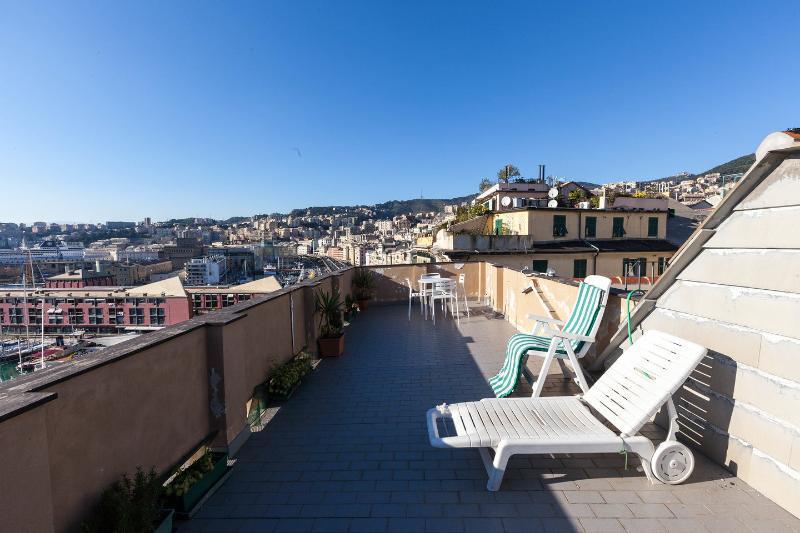 Sunflower Apartment With Private Terrace And Lift Генуя Экстерьер фото